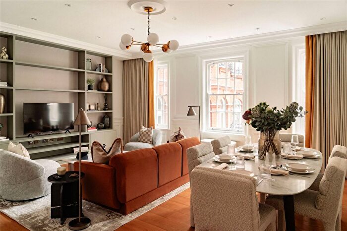 2 Bedroom Flat To Rent In Stratton Street, Mayfair, W1J
