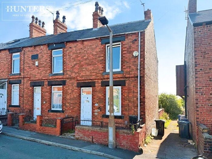 2 Bedroom End Of Terrace House To Rent In New Street, Mapplewell, Barnsley, S75