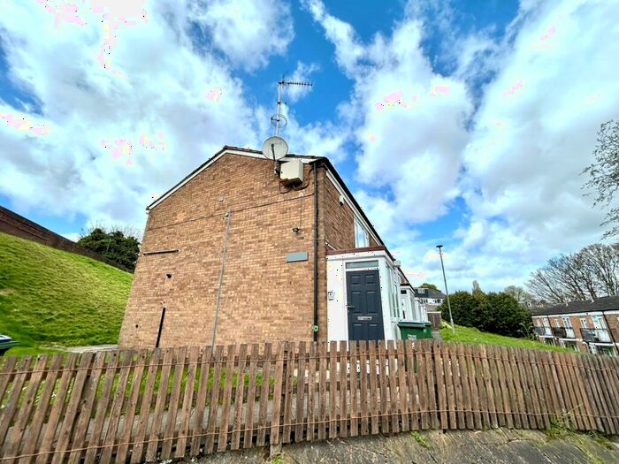 1 Bedroom Flat To Rent In Beacon View Road, West Bromwich, B71