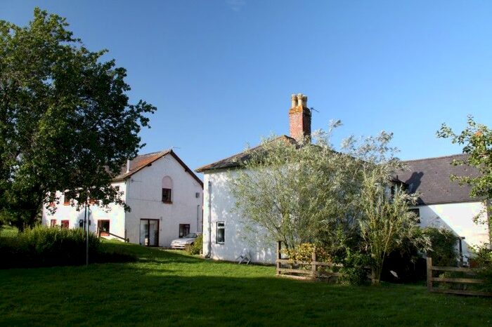 Studio To Rent In Cutteridge Lane, Whitestone, Exeter EX4