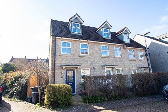 3 Bedroom Semi-Detached House For Sale In Portway Gardens, Frome, BA11