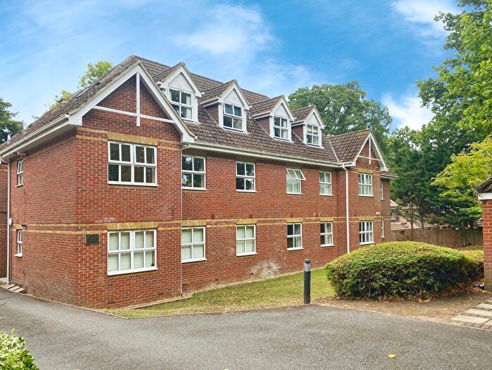 2 Bedroom Flat For Sale In Oaklands House, Hursley Road, Chandlers Ford, SO53