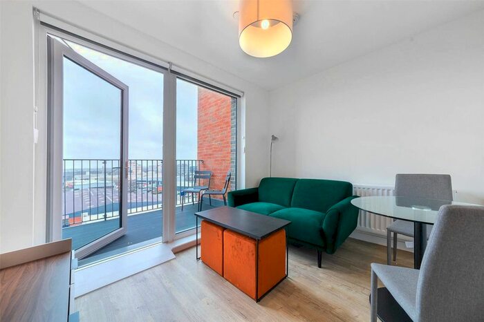 Studio To Rent In Pump Lane, Hayes, UB3