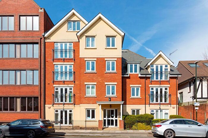 1 Bedroom Flat To Rent In Compton Road, London, SW19