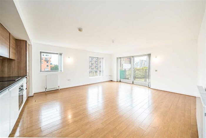 3 Bedroom Flat To Rent In John Harrison Way, Greenwich, SE10