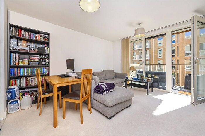 1 Bedroom Flat For Sale In Oxley Square, Bromley-By-Bow, E3