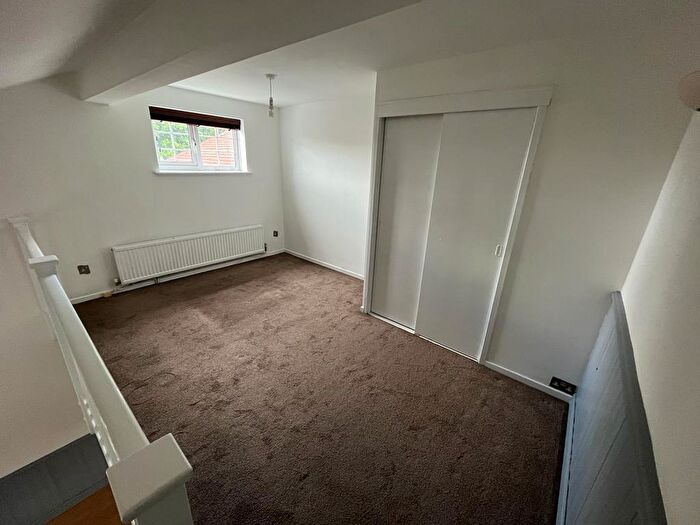 1 Bedroom Semi-Detached Bungalow To Rent In Michaelwood Close, Webheath, B97