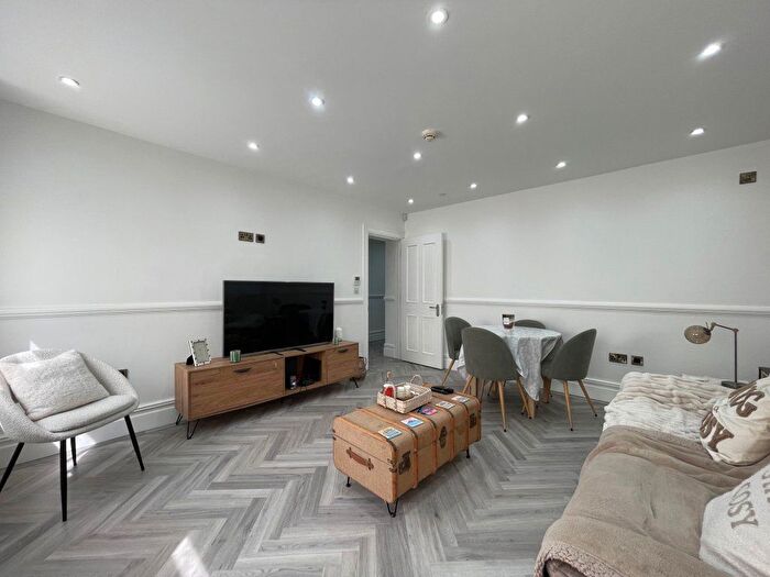 1 Bedroom Flat To Rent In Church Road, Hove, BN3