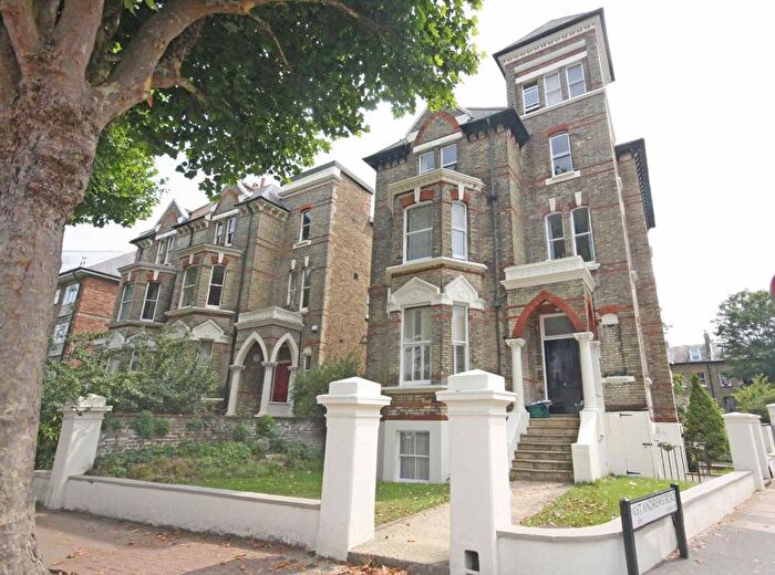 1 Bedroom Flat To Rent In Maple Road, Surbiton, KT6