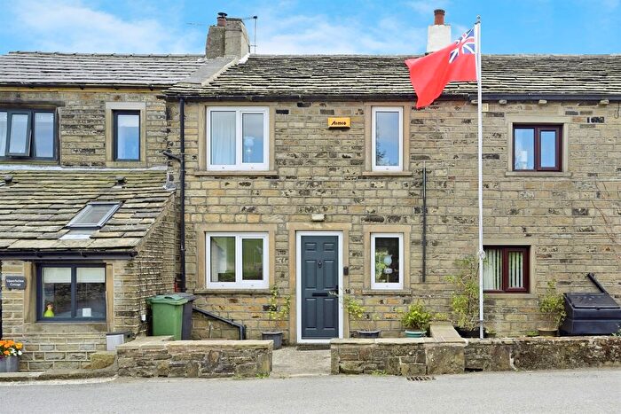 2 Bedroom Terraced House For Sale In Upper Holme, Slaithwaite, Huddersfield, HD7