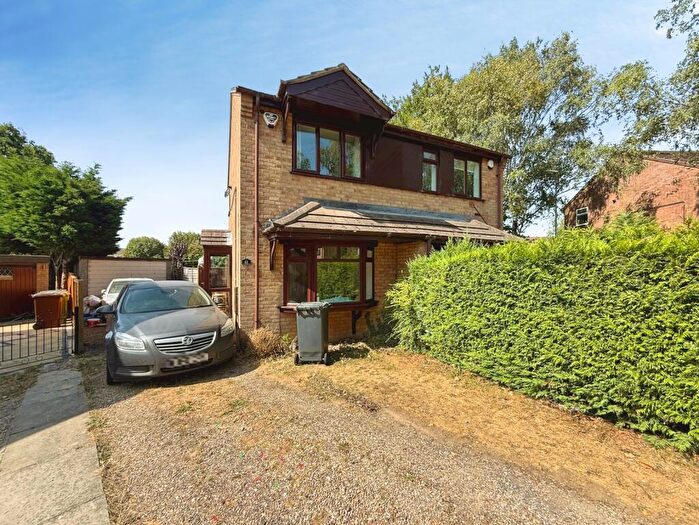 2 Bedroom Semi Detached House For Sale In Chedworth Road, Lincoln, Lincolnshire, LN2