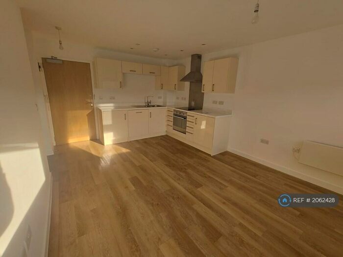 1 Bedroom Flat To Rent In Mill Reef House, Newbury, RG14