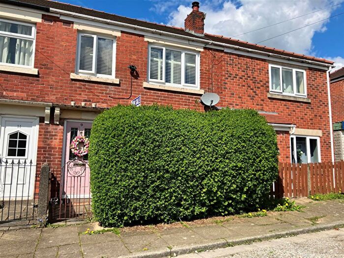 3 Bedroom Town House For Sale In Lindsay Street, Horwich, Bolton, BL6