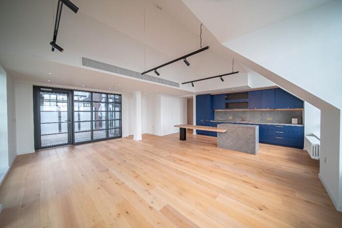 3 Bedroom Penthouse For Sale In Sales Gallery, Orchard Place, London, E14