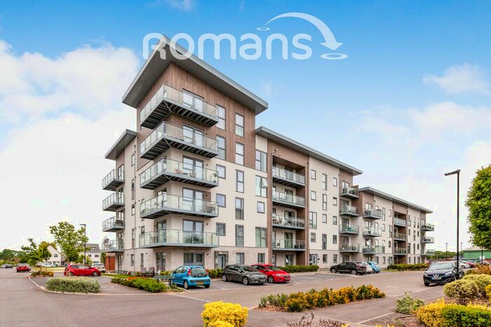 2 Bedroom Flat To Rent In Kingston Close, Maidenhead, SL6