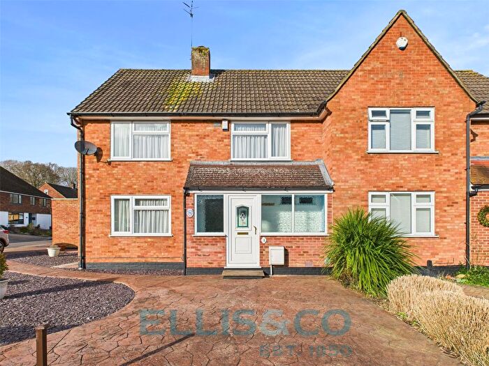 3 Bedroom Semi-Detached House For Sale In Willow Lea, Tonbridge, Kent, TN10