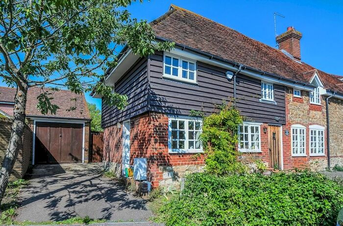 3 Bedroom Cottage To Rent In Old Barn Close, Kemsing, Sevenoaks, TN15