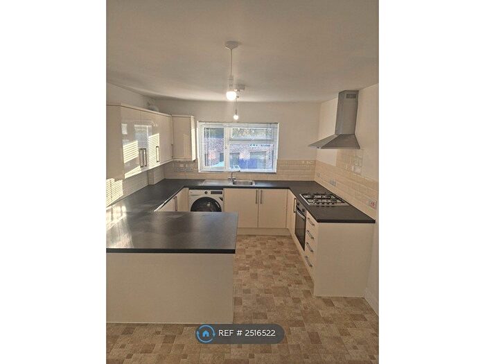 2 Bedroom Flat To Rent In Ann Margaret Court, Southampton, SO19