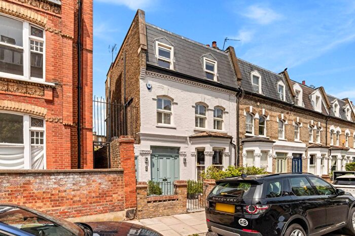 4 Bedroom Semi-Detached House To Rent In Fulham Park Gardens, Parsons Green, SW6