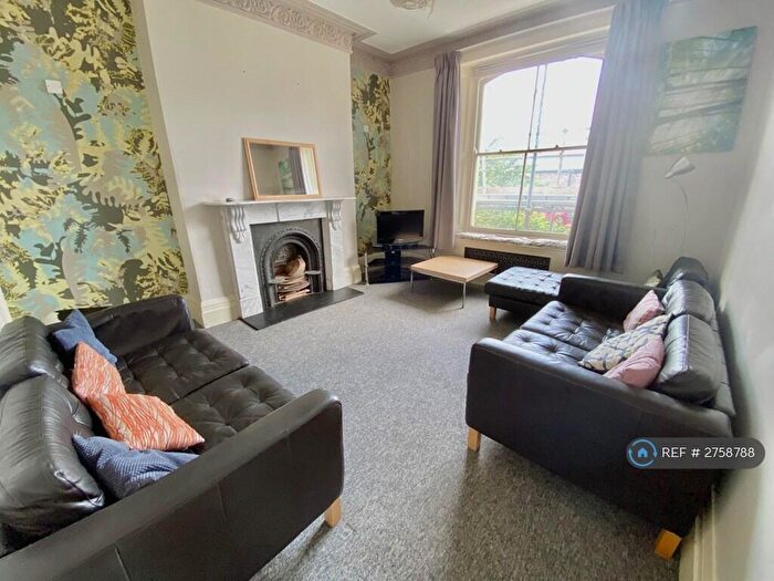 6 Bedroom Semi-Detached House To Rent In Student House - Highbury Villas, Bristol, BS2