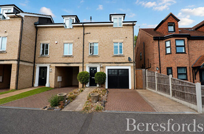 2 Bedroom End Of Terrace House For Sale In Branfill Road, Upminster, RM14