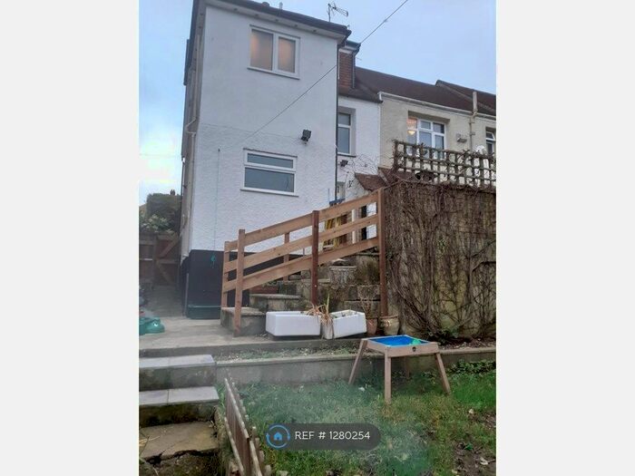 4 Bedroom Terraced House To Rent In Howard Avenue, Rochester ME1