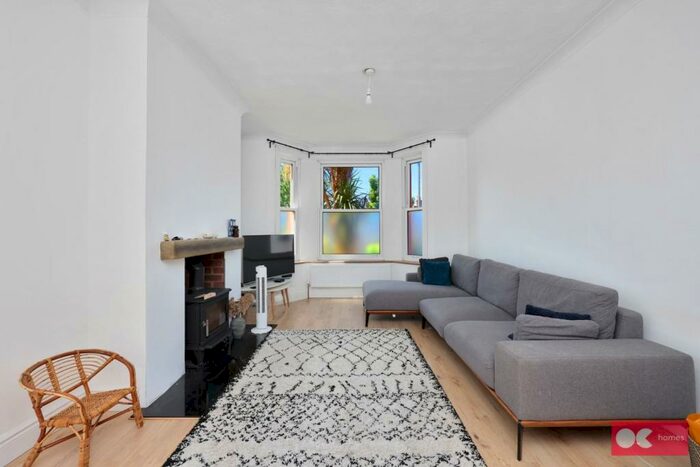 3 Bedroom Detached House To Rent In Carlisle Road, Romford, RM1