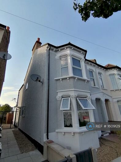 2 Bedroom Flat To Rent In Lucerne Road, Thornton Heath, CR7