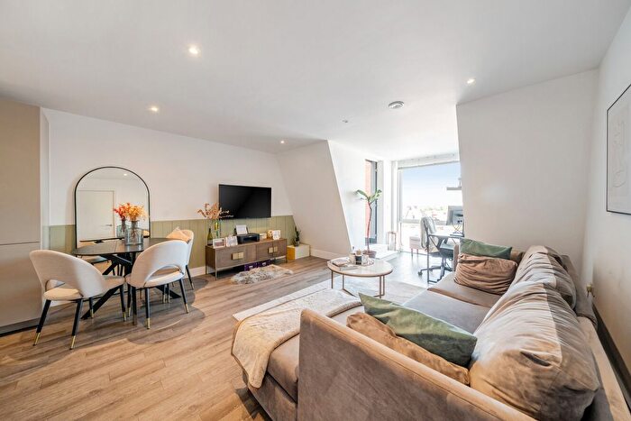 1 Bedroom Flat For Sale In Gaumont Place, Streatham Hill, London, SW2