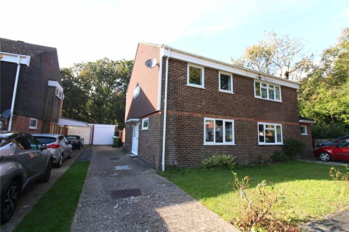 3 Bedroom Semi-Detached House To Rent In Lynton Gardens, Fareham, Hampshire, PO16