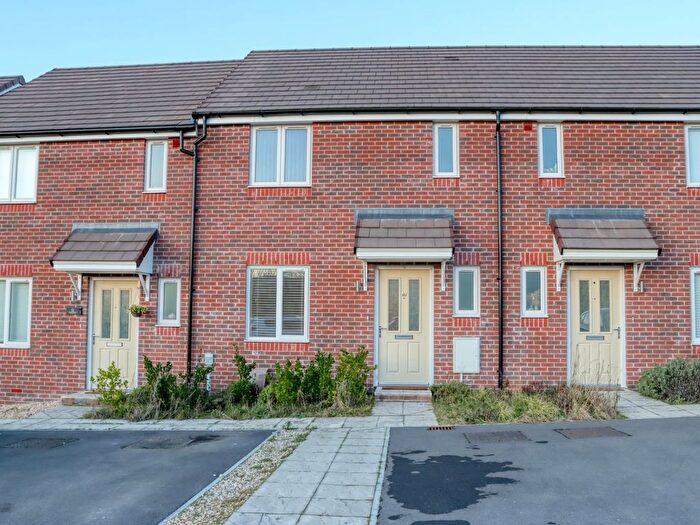 3 Bedroom Terraced House To Rent In Fosbury Crescent, Coate, Swindon, SN3