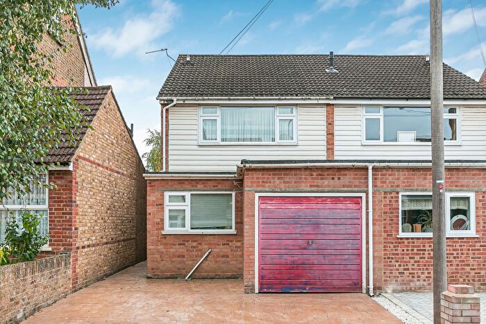 4 Bedroom Semi-detached House For Sale In Chaucer Road, Ashford, Surrey, TW15