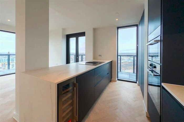 3 Bedroom Flat To Rent In Meadowlark House, Moorhen Drive, NW9