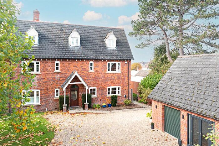 6 Bedroom Detached House For Sale In Oxford Garden, Old Town, Swindon, SN1