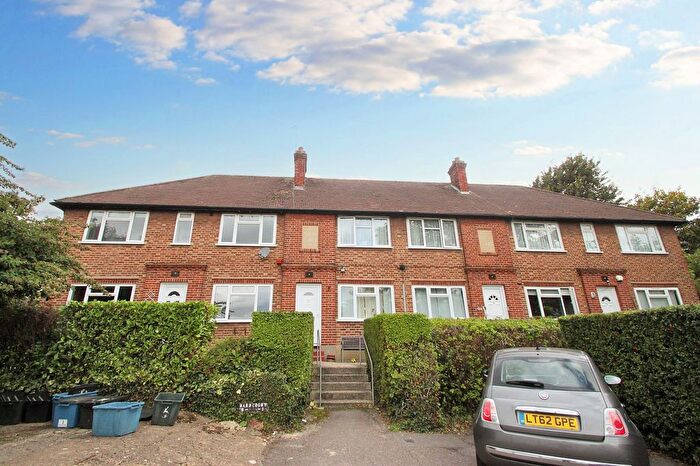 2 Bedroom Maisonette For Sale In St. Barnabas Road, Woodford Green, IG8