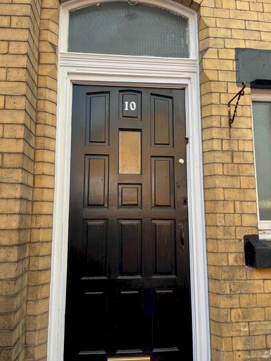 3 Bedroom Terraced House To Rent In Garmoyle, Liverpool, L15