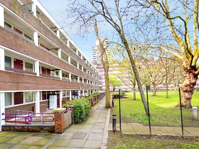 1 Bedroom Flat To Rent In Rainsborough Avenue, London, SE8