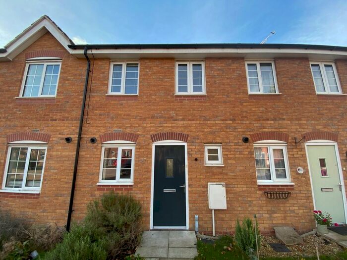 2 Bedroom Terraced House To Rent In Hathersage Close, Grantham, NG31