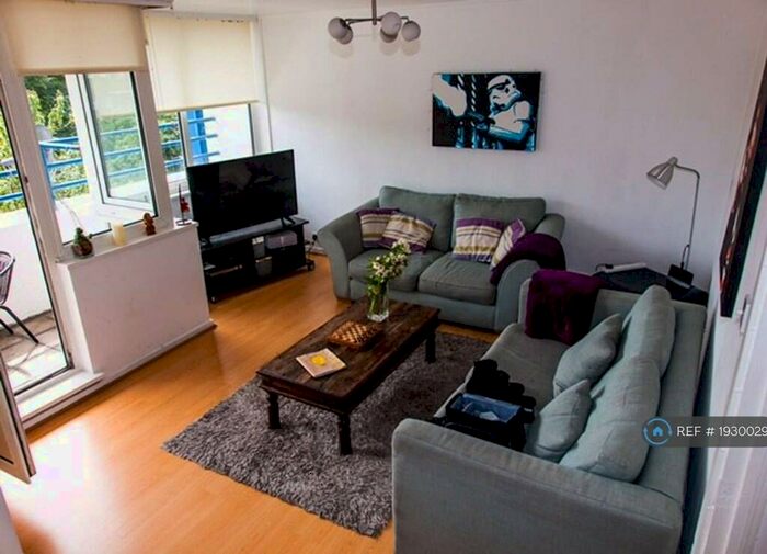 2 Bedroom Flat To Rent In Mare Street, London, E9