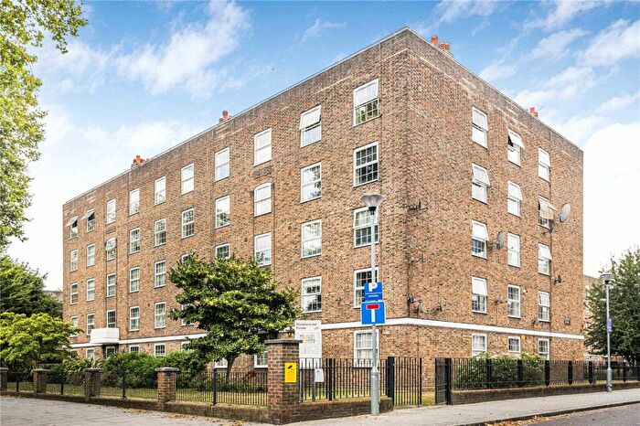 4 Bedroom Apartment To Rent In Berwyn House, Stamford Hill, London, N16