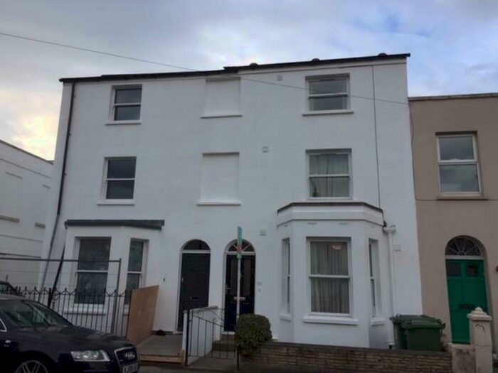 1 Bedroom Private Hall To Rent In Gloucester Place Cheltenham, GL52