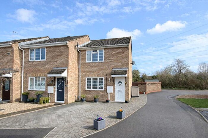 2 Bedroom House For Sale In Furlong Close, Swindon, SN25