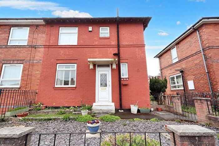 3 Bedroom Semi-Detached House For Sale In Manor Oaks Road, Sheffield, S2