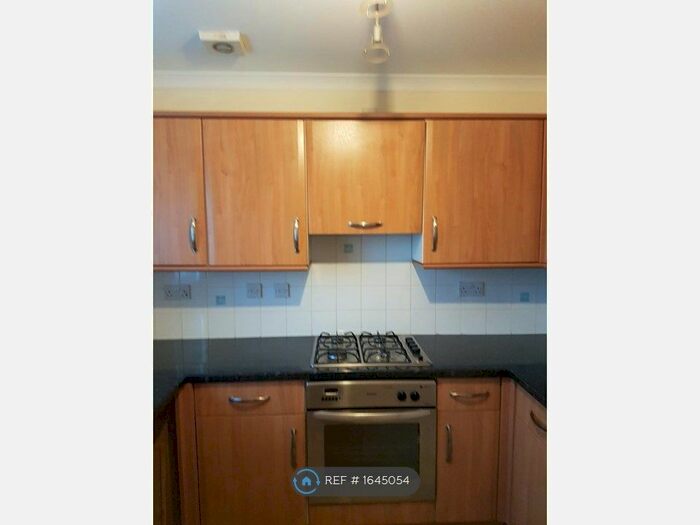 2 Bedroom Flat To Rent In Stane Grove, Shotts, ML7