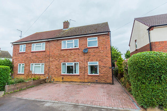 3 Bedroom Semi-Detached House For Sale In Sibley Road, Finedon, NN9