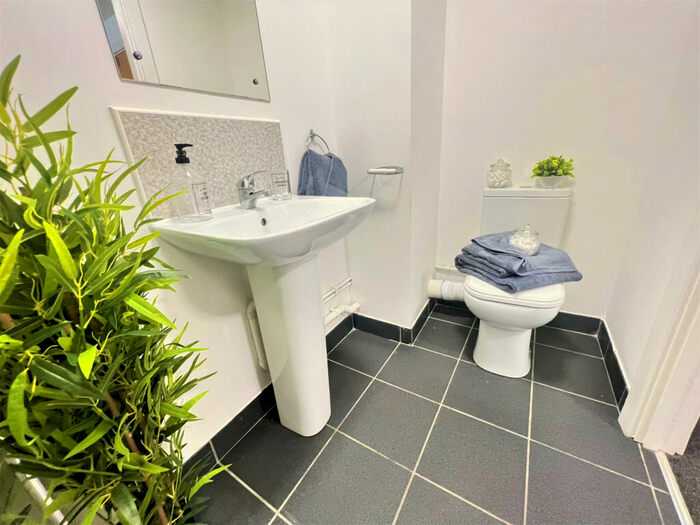 1 Bedroom Private Hall To Rent In Tudor Road, Leicester, LE3