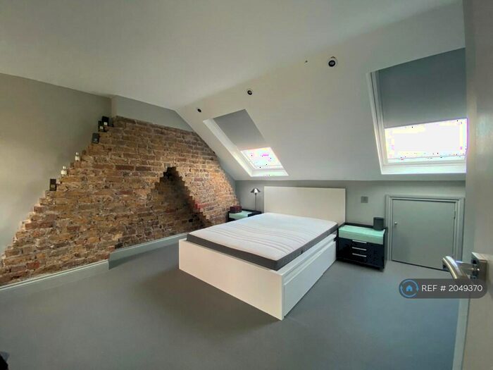 2 Bedroom Flat To Rent In Rommany Road, London, SE27