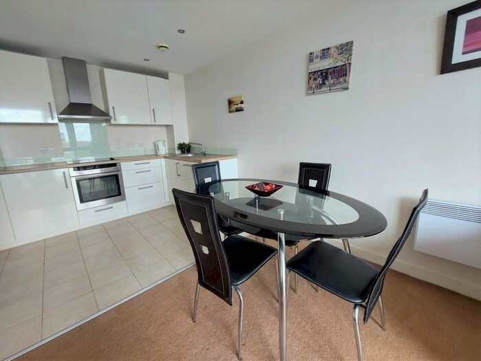 1 Bedroom Flat To Rent In Freedom Quay, Railway Street, HU1