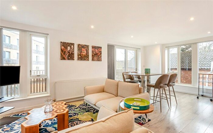 2 Bedroom Apartment To Rent In Hills Road, Cambridge, Cambridgeshire, CB2