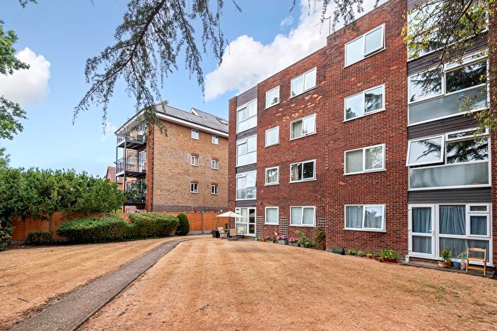 2 Bedroom Flat To Rent In Oakwood Avenue, Beckenham, BR3